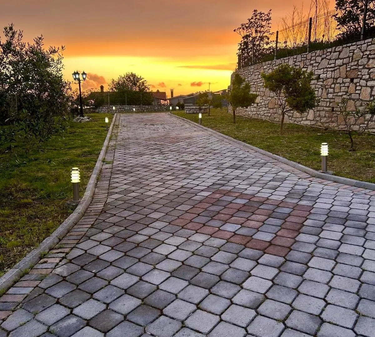 Turtle House Villa Δυρράχιο 0*,  Αλβανία
